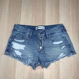 A&F destructed, boyfriend short shorts